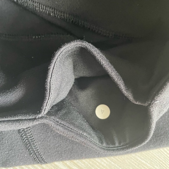 Lululemon Black Leggings size 4 - Picture 3 of 4